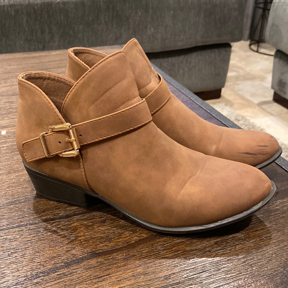 TOP Moda Light Brown or Tan boots with Gold Buckle